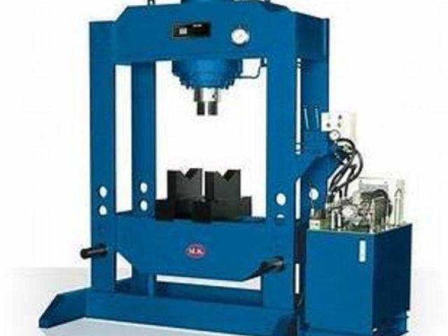 Advanced Polymer Insulators – Built for Harsh Conditions