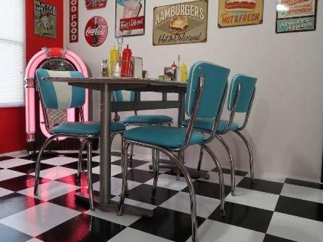 Bars and Booths offers 1950’S Retro furniture sustaining optimal commercial standards