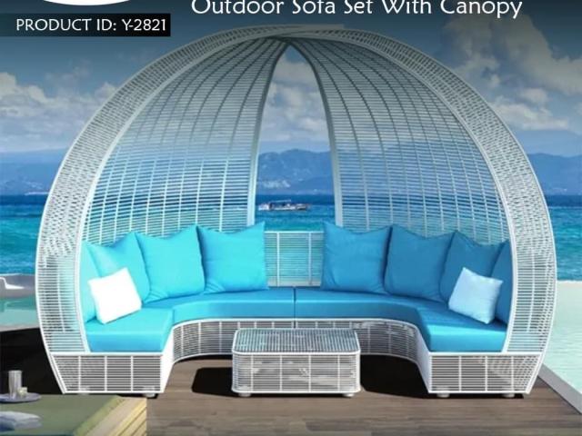 Outdoor sectional sofa