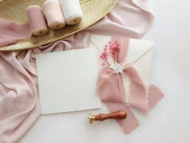 Wedding Invitation Tips for the Digital Age: Beyond Paper and Ink