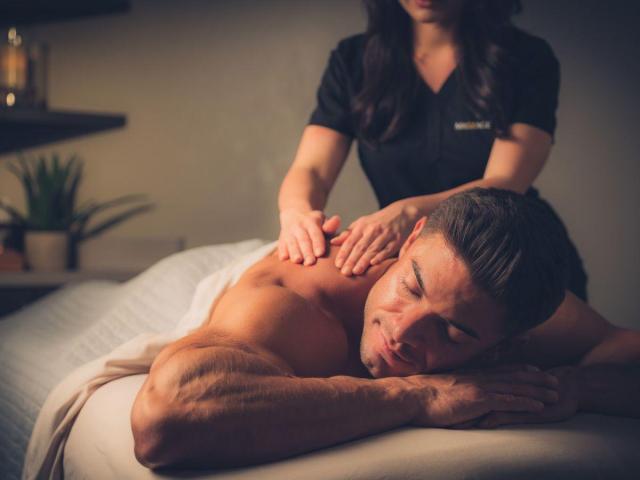 Spa Nest In Bandra 7506359379