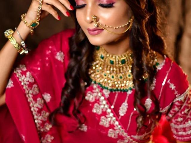 Lakmé Academy Powered By Aptech:-Cosmetology Course in Satellite Ahmedabad