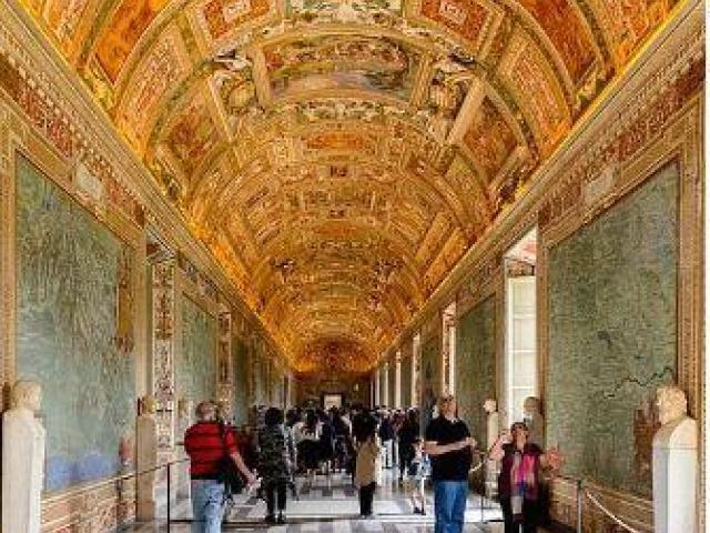 Choose the exclusive Vatican guided tours offering the best sightseeing with VIP access